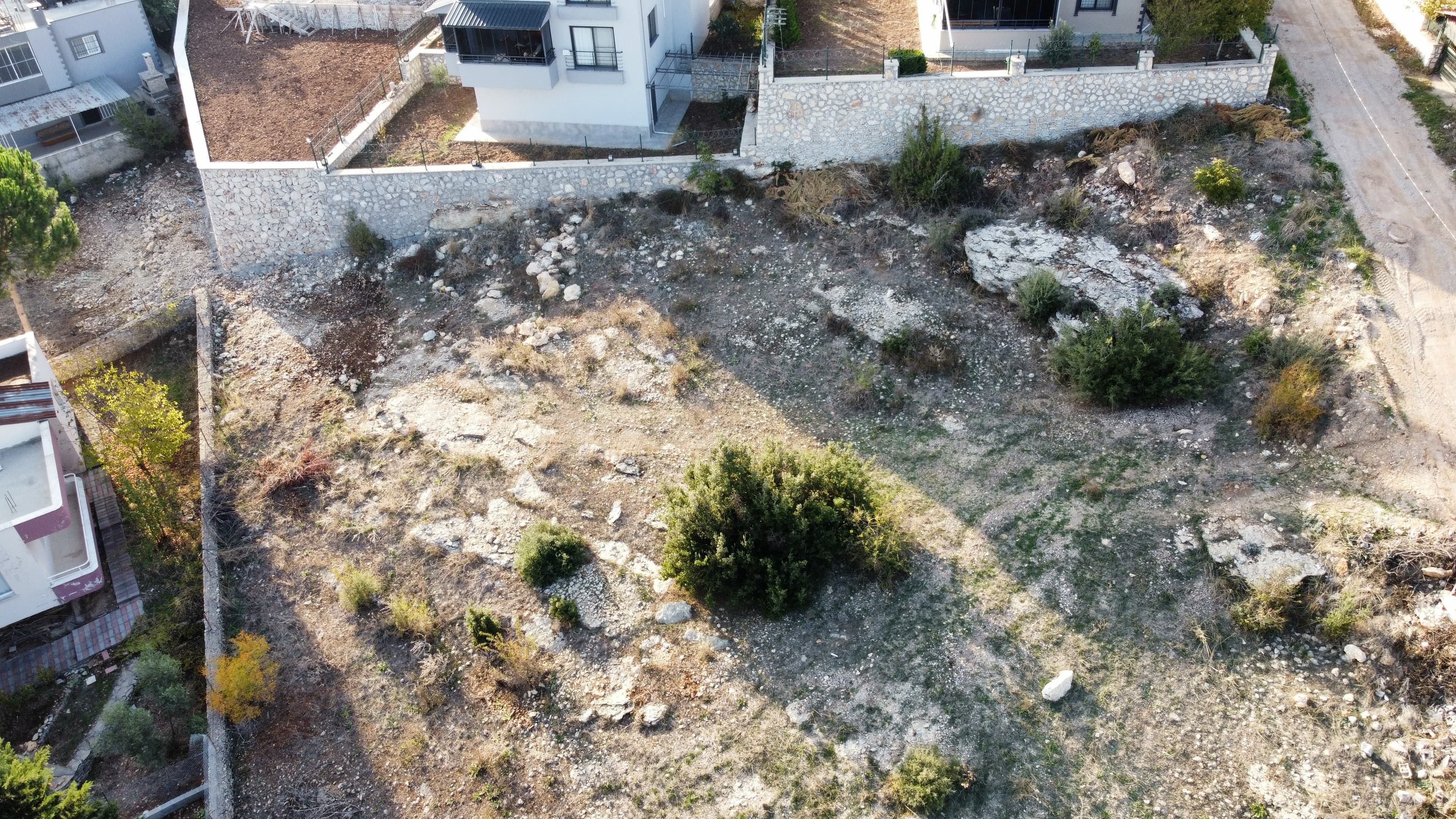 PARS PARTNERS'DAN TOROSLAR GÖZNE DE 944 M2 0,5 EMSAL İMARLI ARSA